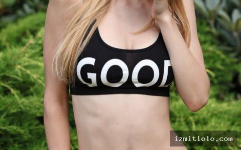 Ceren ile İzmit Türk escort bayan hizmeti